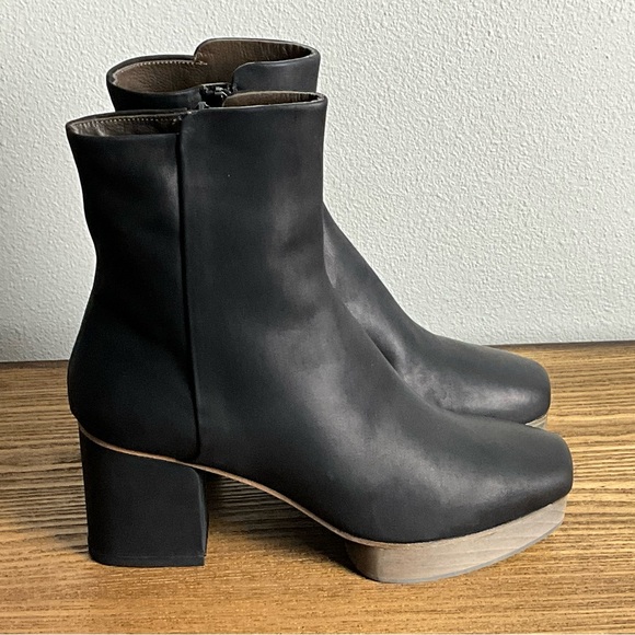 Coclico Rana Black Leather Heeled Ankle Boot, New in Box - Picture 2 of 11